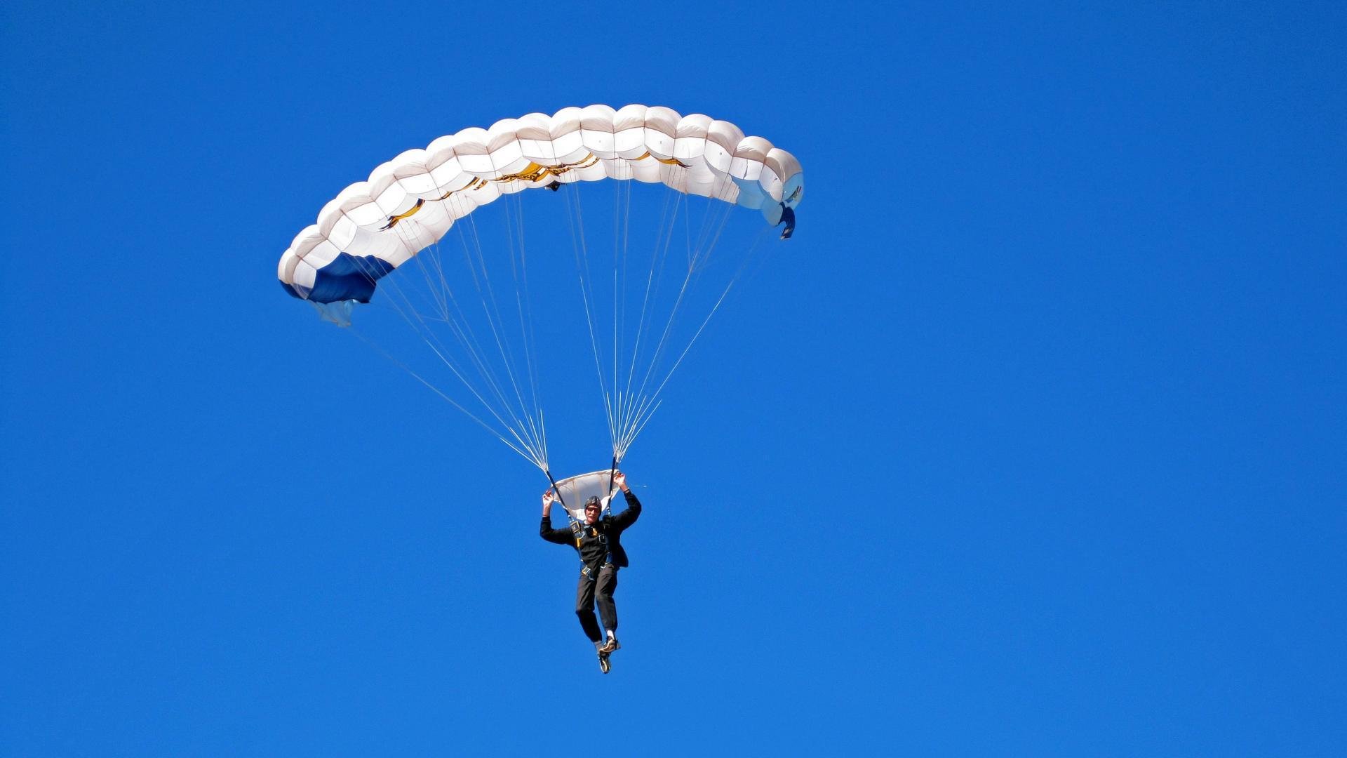 华体会登陆-“马科斯·莫奇：阿根廷美洲狮队的后防新星，未来潜力无限”