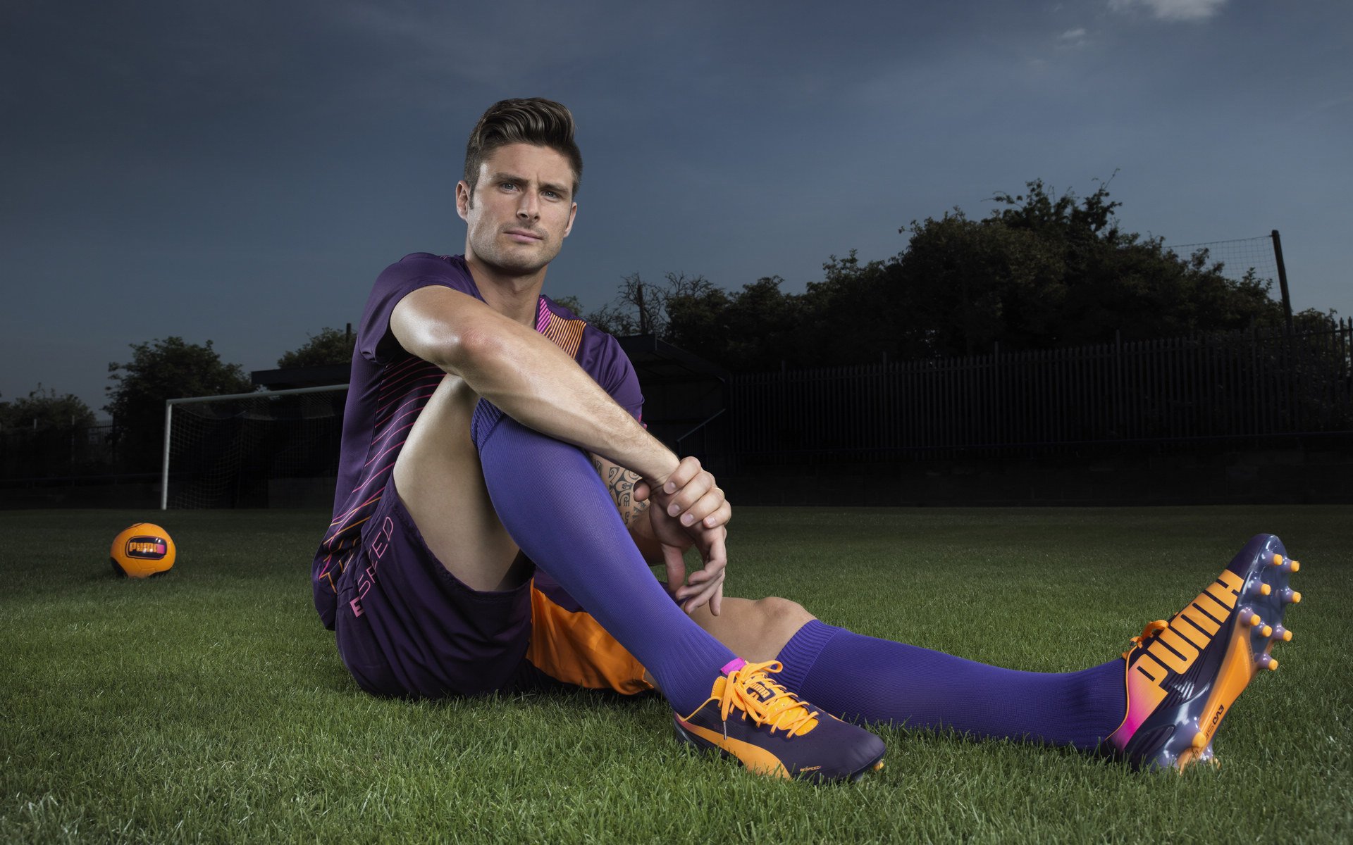 华体会平台下载-湖人赛前动员现场照片曝光充满斗志，湖人出场超燃